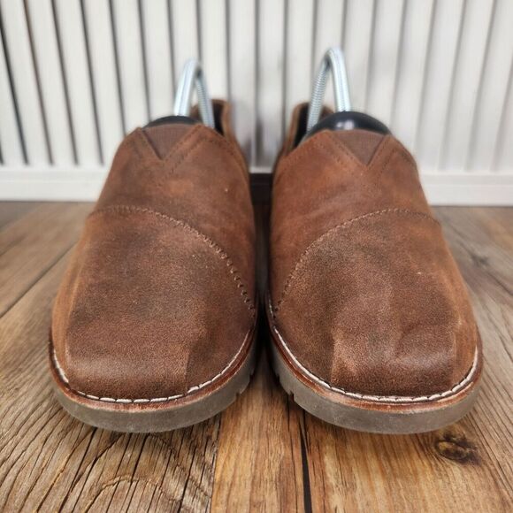 Brown Leather Loafers with Stitching Details - Picture 2 of 10